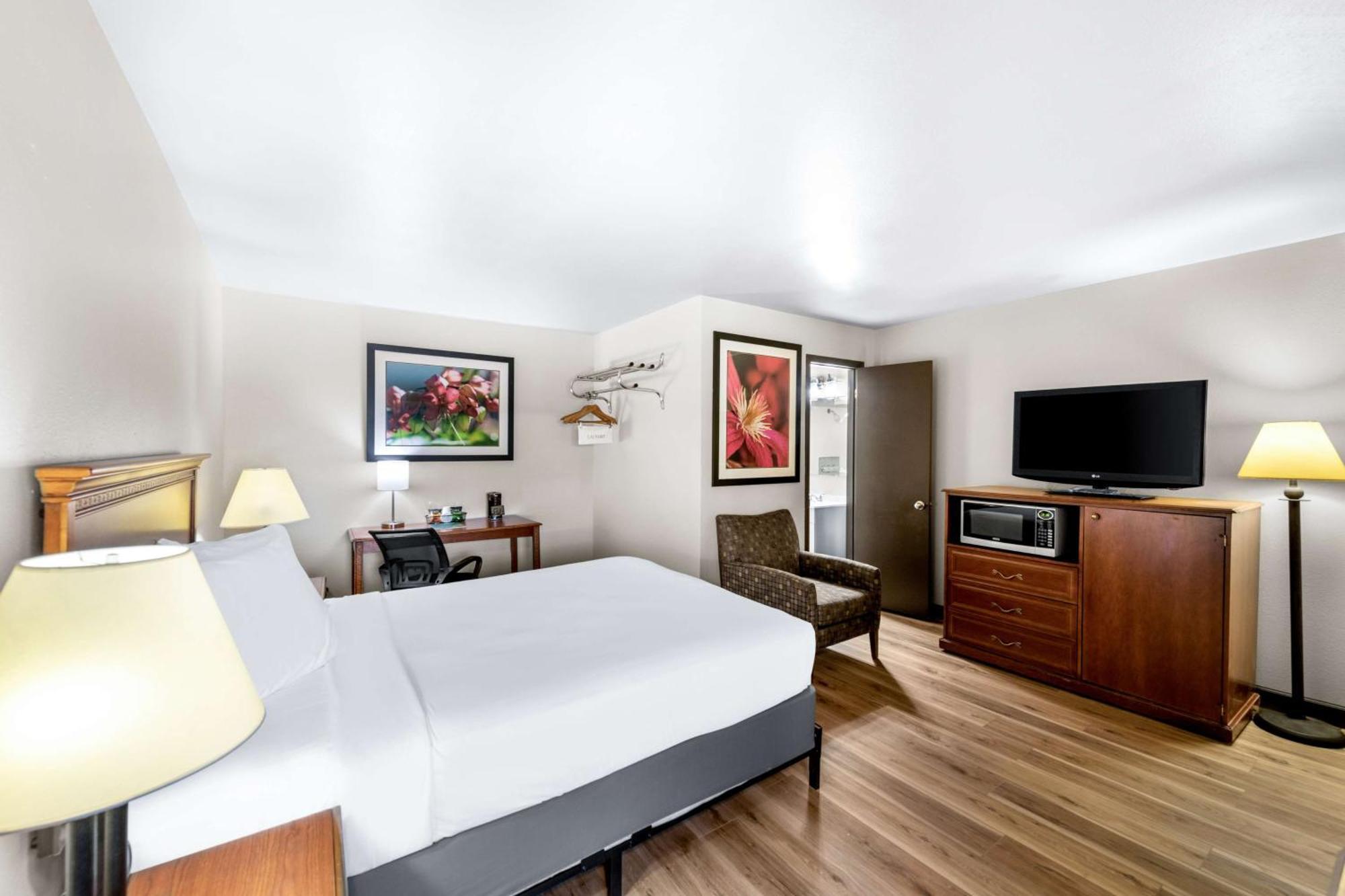 Americas Best Value Inn Marquette Buitenkant foto