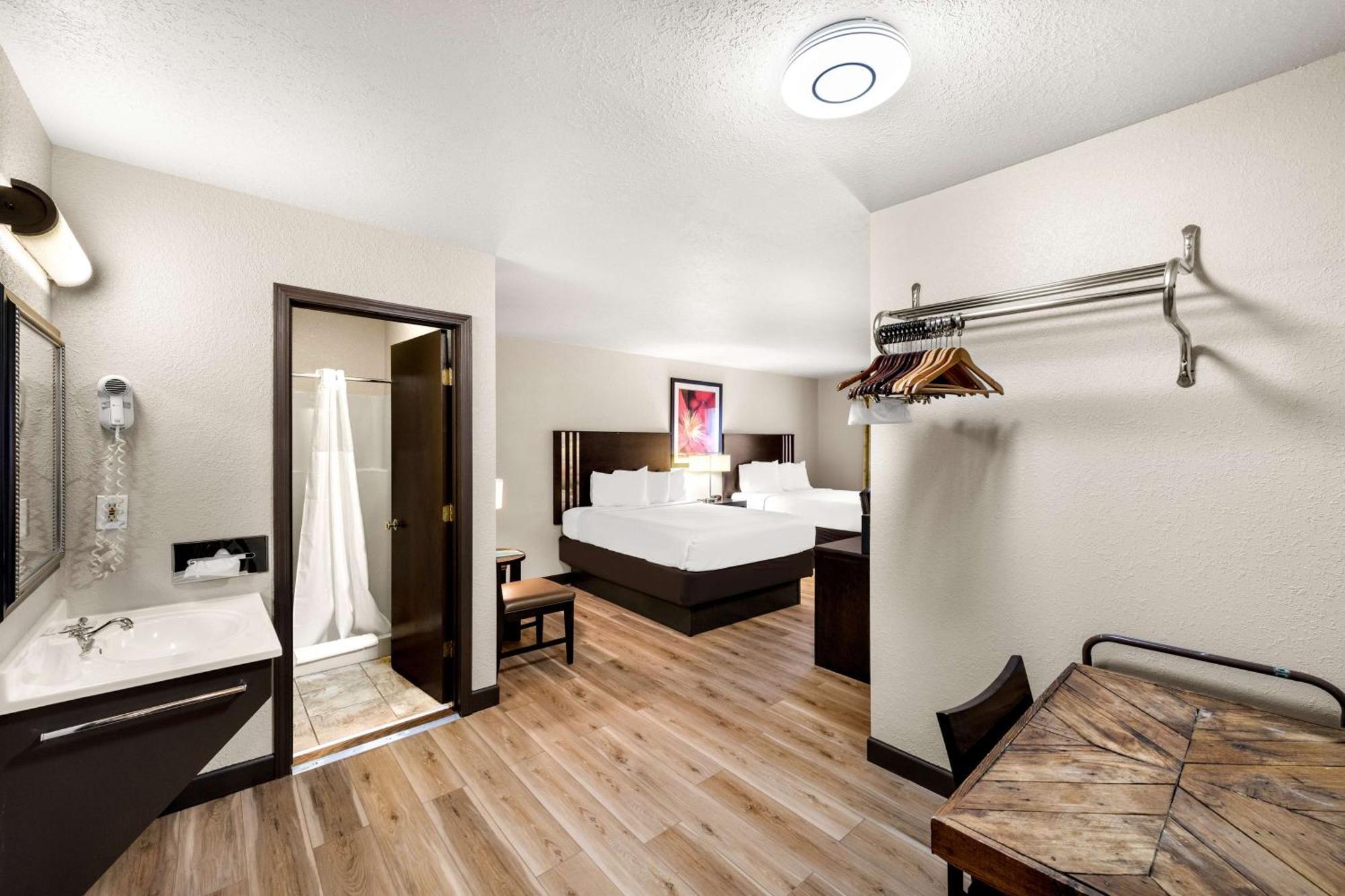 Americas Best Value Inn Marquette Buitenkant foto