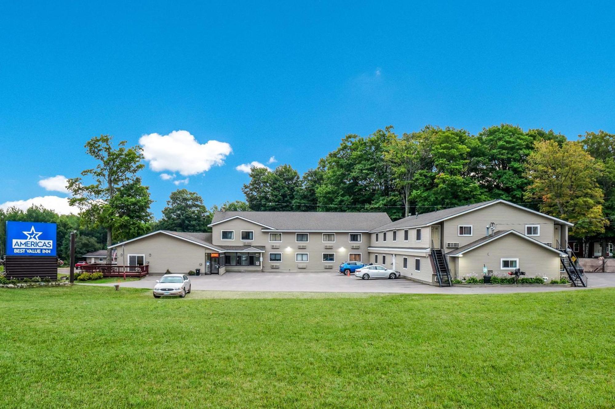 Americas Best Value Inn Marquette Buitenkant foto