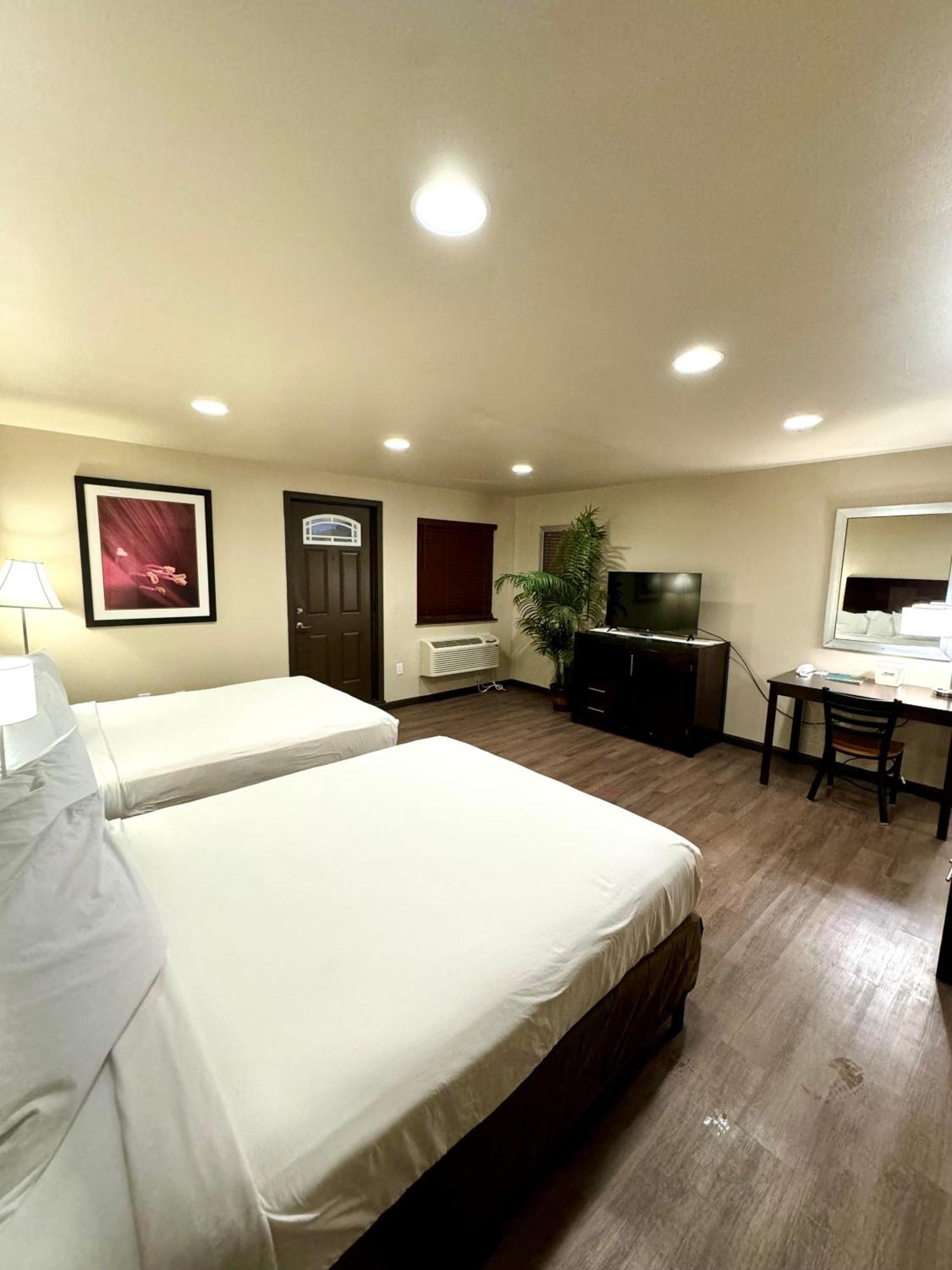 Americas Best Value Inn Marquette Buitenkant foto