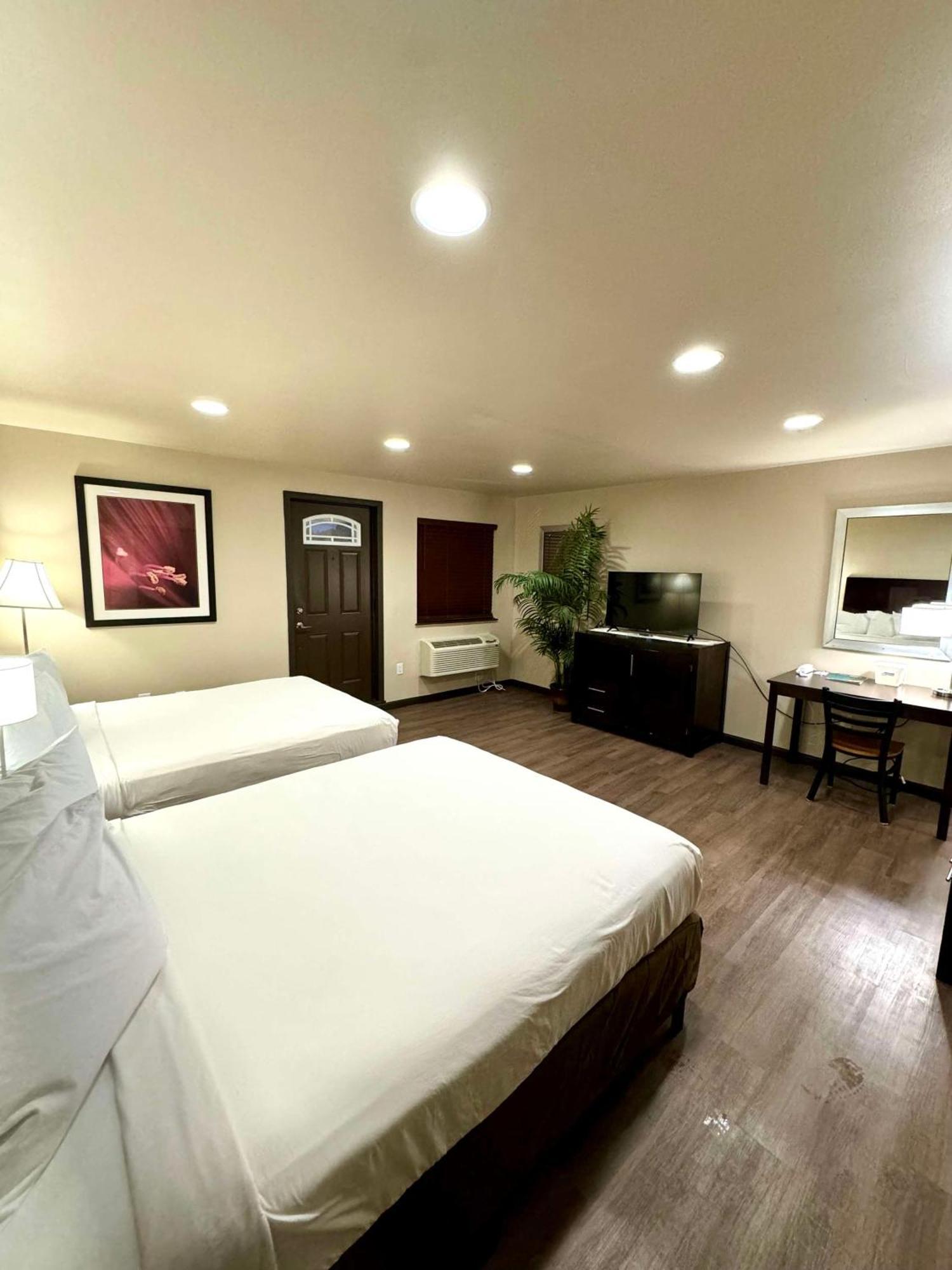 Americas Best Value Inn Marquette Buitenkant foto