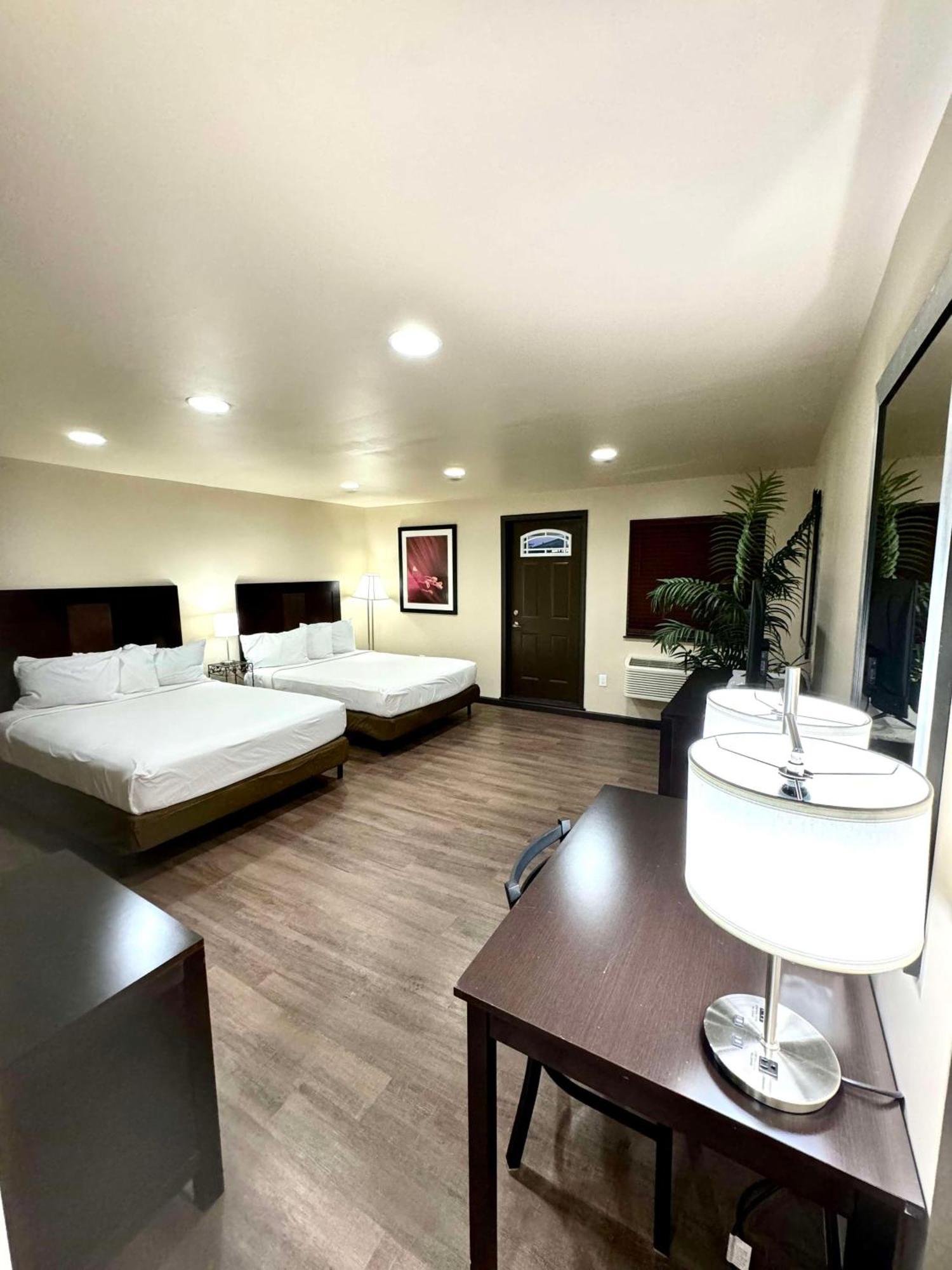 Americas Best Value Inn Marquette Buitenkant foto